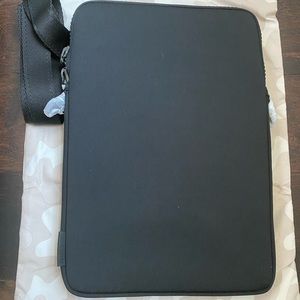 Dagne Dover laptop sleeve - BRAND NEW, Black